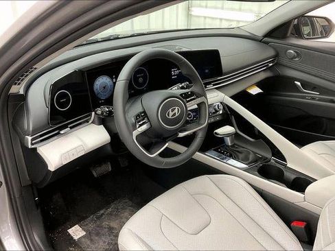 New 2026 Hyundai Elantra Limited image 28