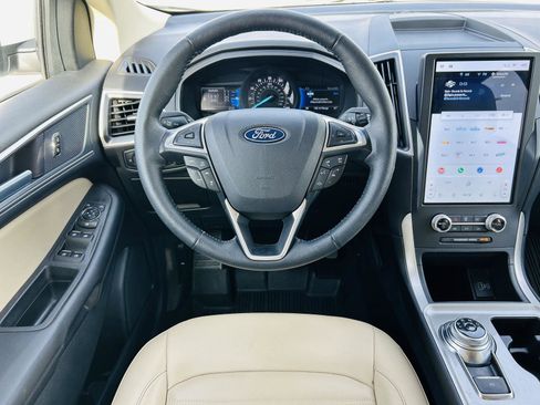 Used 2024 Ford Edge SEL w/ Convenience Package image 15