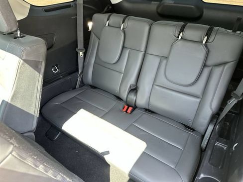 Used 2025 Ford Explorer Active w/ Active Comfort Package AWD/4WD image 28
