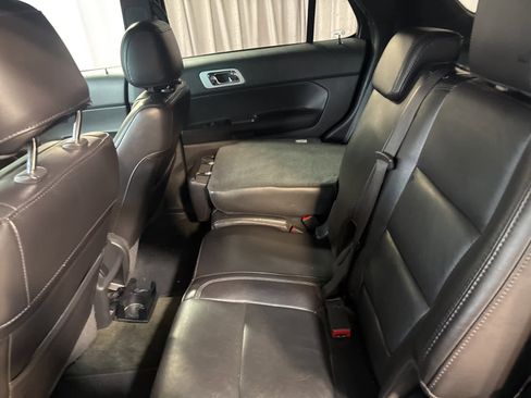 Used 2013 Ford Explorer XLT image 17