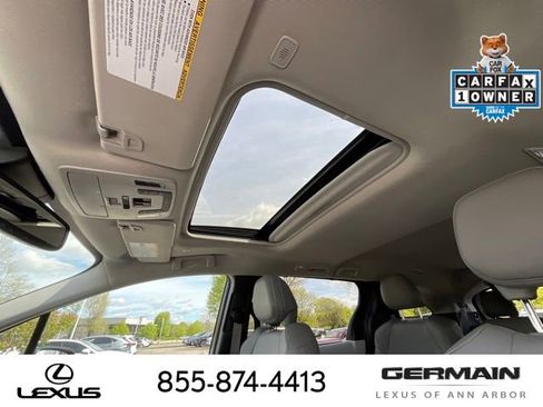 Used 2025 Toyota Sienna XLE FWD image 21