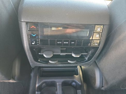 Used 2023 Jeep Grand Cherokee L Limited w/ Luxury Tech Group II AWD/4WD image 18