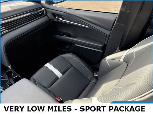 Used 2025 Toyota Camry SE w/ Convenience Package image 16