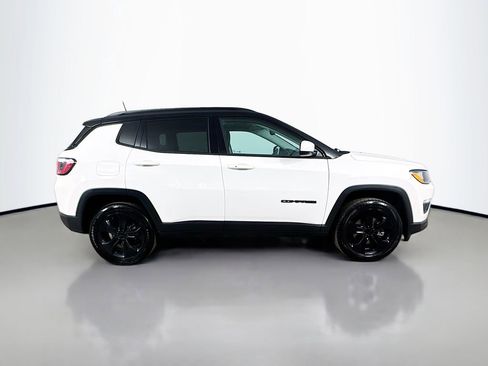 Used 2019 Jeep Compass Latitude AWD/4WD image 9
