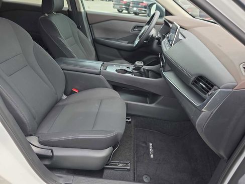 Used 2023 Nissan Rogue S FWD image 33
