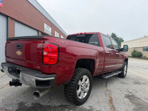 Used 2019 Chevrolet Silverado 2500 LTZ w/ Duramax Plus Package AWD/4WD image 10