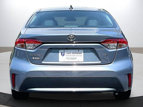 Used 2021 Toyota Corolla LE w/ LE Convenience Package FWD image 8