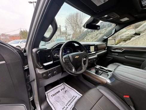 Used 2024 Chevrolet Silverado 1500 High Country AWD/4WD image 16