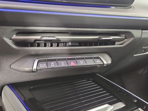 New 2026 Audi Q3 quattro 2.0T AWD/4WD image 32