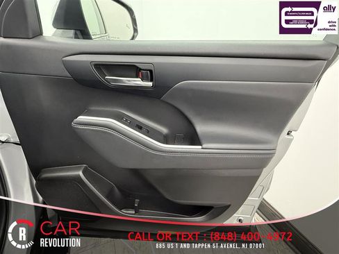 Used 2022 Toyota Highlander XLE image 44