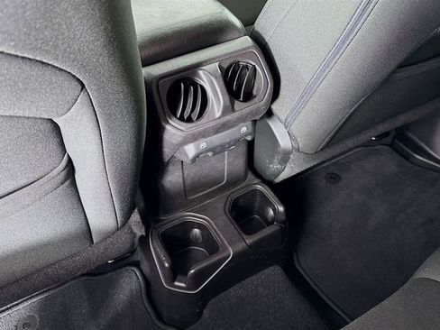 Used 2018 Jeep Wrangler Unlimited Sport S AWD/4WD image 28