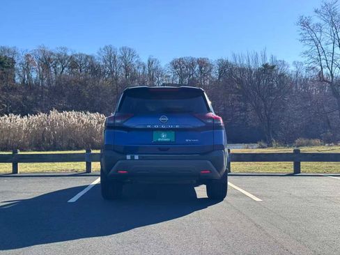 Used 2023 Nissan Rogue SV image 4