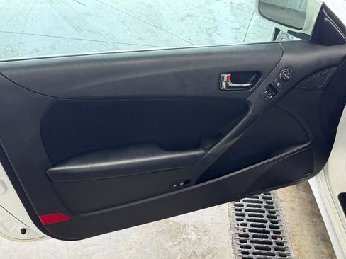 Used 2012 Hyundai Genesis 2.0T Premium RWD image 8