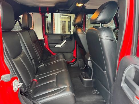 Used 2014 Jeep Wrangler Unlimited Sahara w/ Max Tow Package image 12