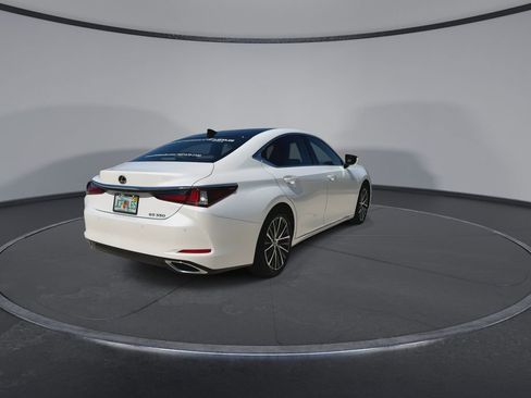 Used 2025 Lexus ES 350 w/ Premium Package FWD image 8