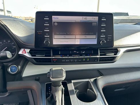 Used 2024 Toyota Sienna XSE image 18