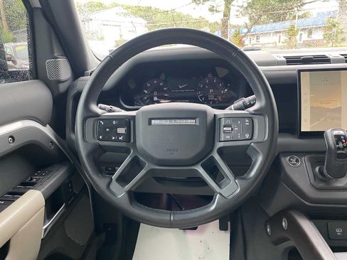 Used 2023 Land Rover Defender 130 X-Dynamic SE AWD/4WD image 13