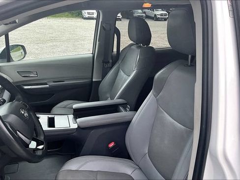Used 2022 Toyota Sienna Limited AWD/4WD image 24