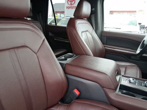 Used 2023 Ford Expedition Max Limited image 16
