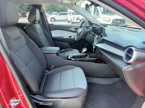 Used 2026 Chevrolet Trax LT FWD image 22