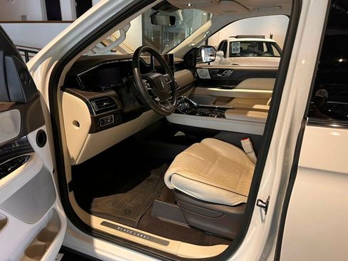 Used 2024 Lincoln Navigator Black Label AWD/4WD image 15