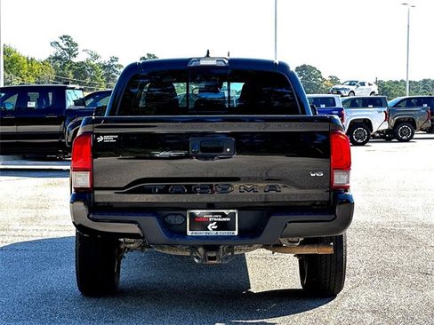 Used 2019 Toyota Tacoma TRD Sport image 7