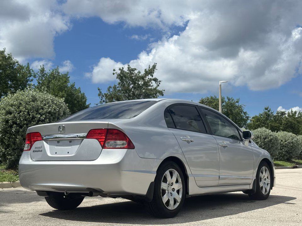 Used 2010 Honda Civic LX image 6