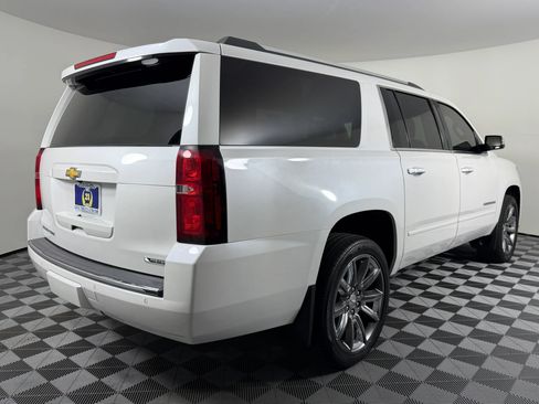 Used 2018 Chevrolet Suburban Premier AWD/4WD image 12