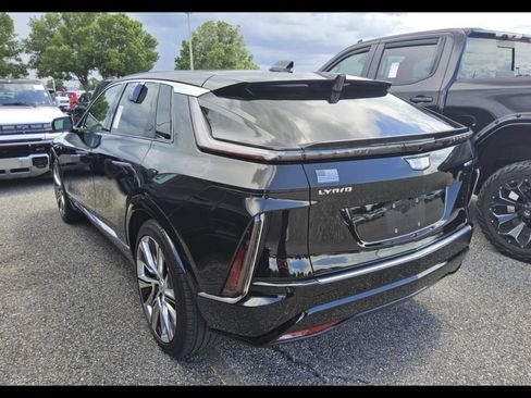 Used 2024 Cadillac Lyriq Luxury w/ Nappa Leather Package RWD image 5