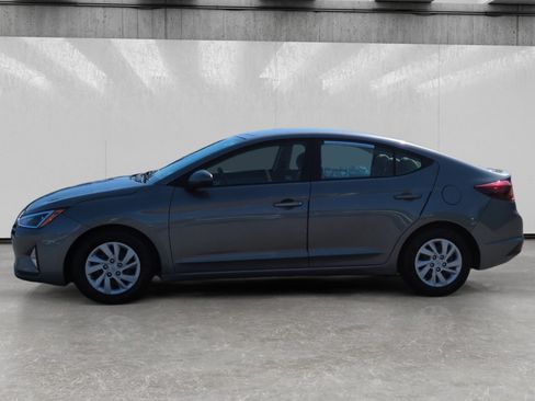 Used 2019 Hyundai Elantra SE FWD image 4