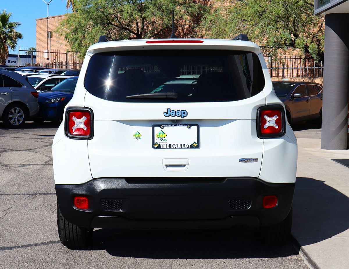 Used 2020 Jeep Renegade Latitude w/ Popular Equipment Group FWD image 11