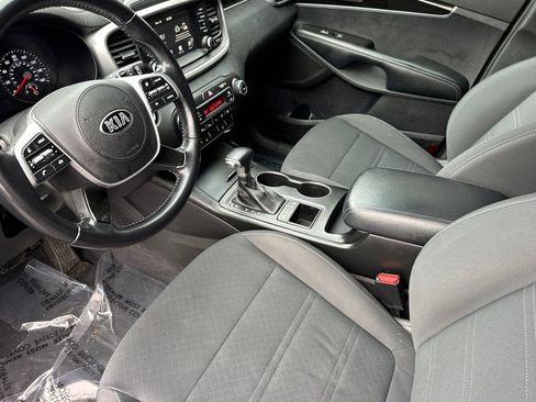 Used 2020 Kia Sorento S image 10