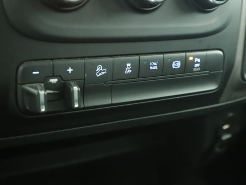 Used 2018 RAM 2500 Tradesman w/ Chrome Appearance Group image 19