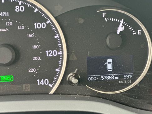 Used 2017 Lexus CT 200h image 24