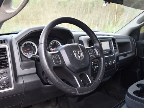 Used 2017 RAM 1500 Express w/ Express Value Package AWD/4WD image 17