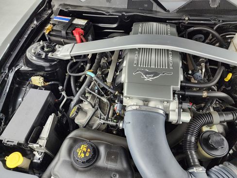 Used 2010 Ford Mustang GT image 17