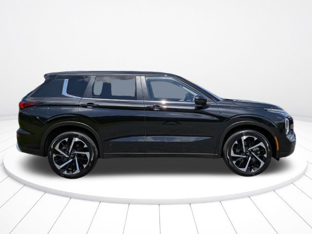 Used 2024 Mitsubishi Outlander SE AWD/4WD image 2