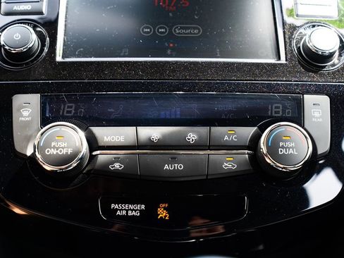 Used 2020 Nissan Rogue Sport SV image 18