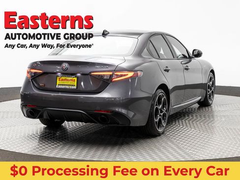 Used 2024 Alfa Romeo Giulia Veloce AWD/4WD image 5