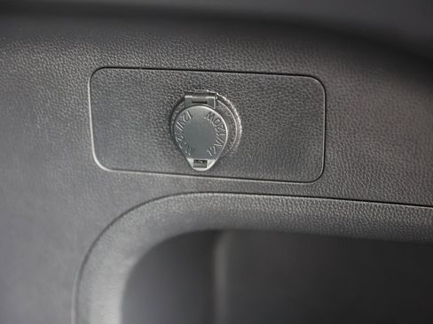 Used 2020 Toyota RAV4 XLE image 16