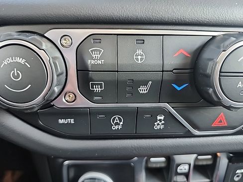 New 2026 Jeep Wrangler Rubicon w/ Technology Group image 39