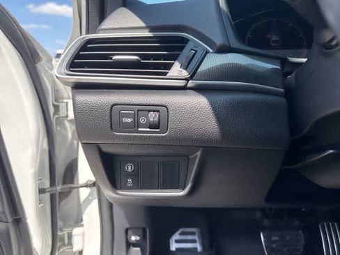 Used 2018 Honda Accord Sport image 10