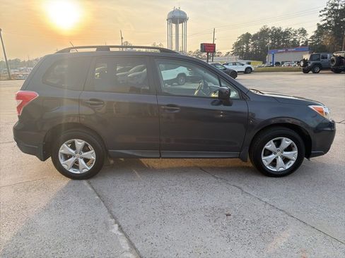 Used 2015 Subaru Forester 2.5i Premium w/ All-Weather Package image 5