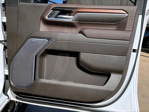 Used 2024 GMC Sierra 2500 Denali w/ Denali Reserve Package image 26