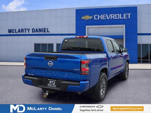 Used 2025 Nissan Frontier SV w/ Tow Package AWD/4WD image 5