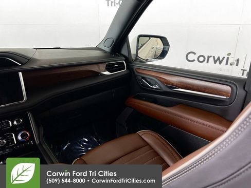 Used 2024 GMC Yukon Denali Ultimate AWD/4WD image 30