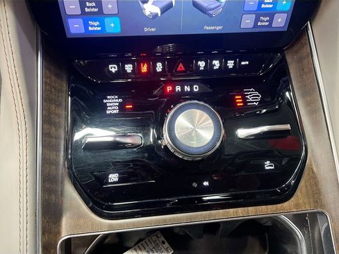 Used 2022 Jeep Grand Wagoneer Series I image 17