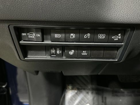 Used 2023 Toyota Sequoia Limited image 17