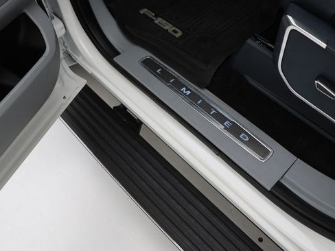 Used 2022 Ford F150 Limited image 17