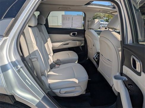 Used 2021 Kia Sorento SX image 12